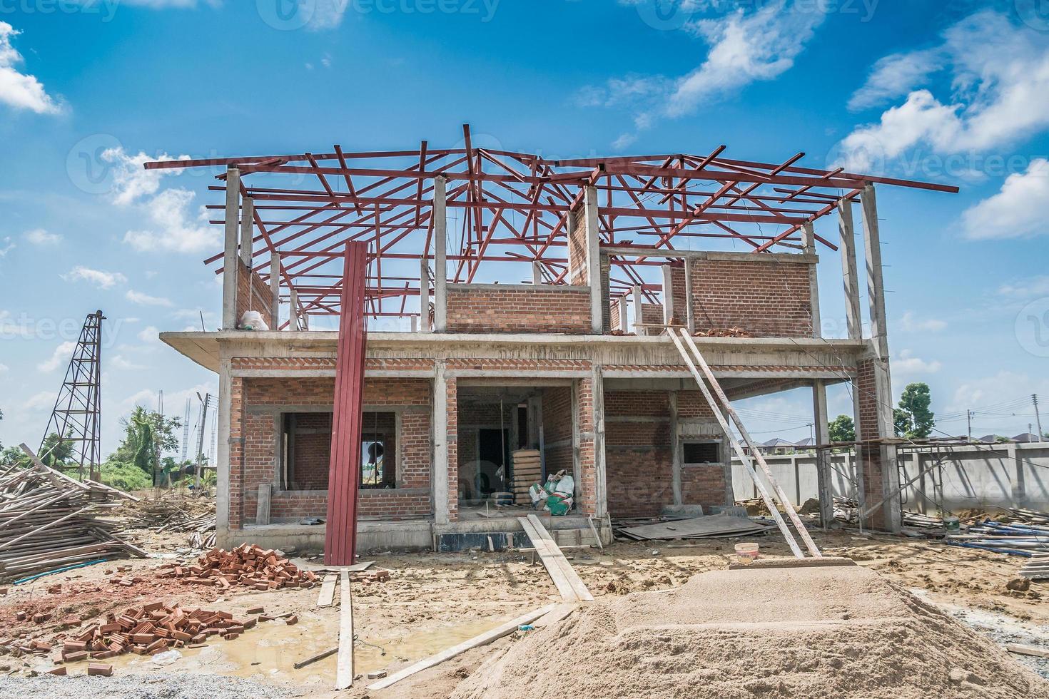 construção residencial nova casa em andamento no canteiro de obras foto