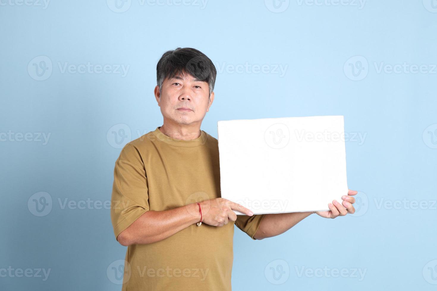 homem asiático sênior foto