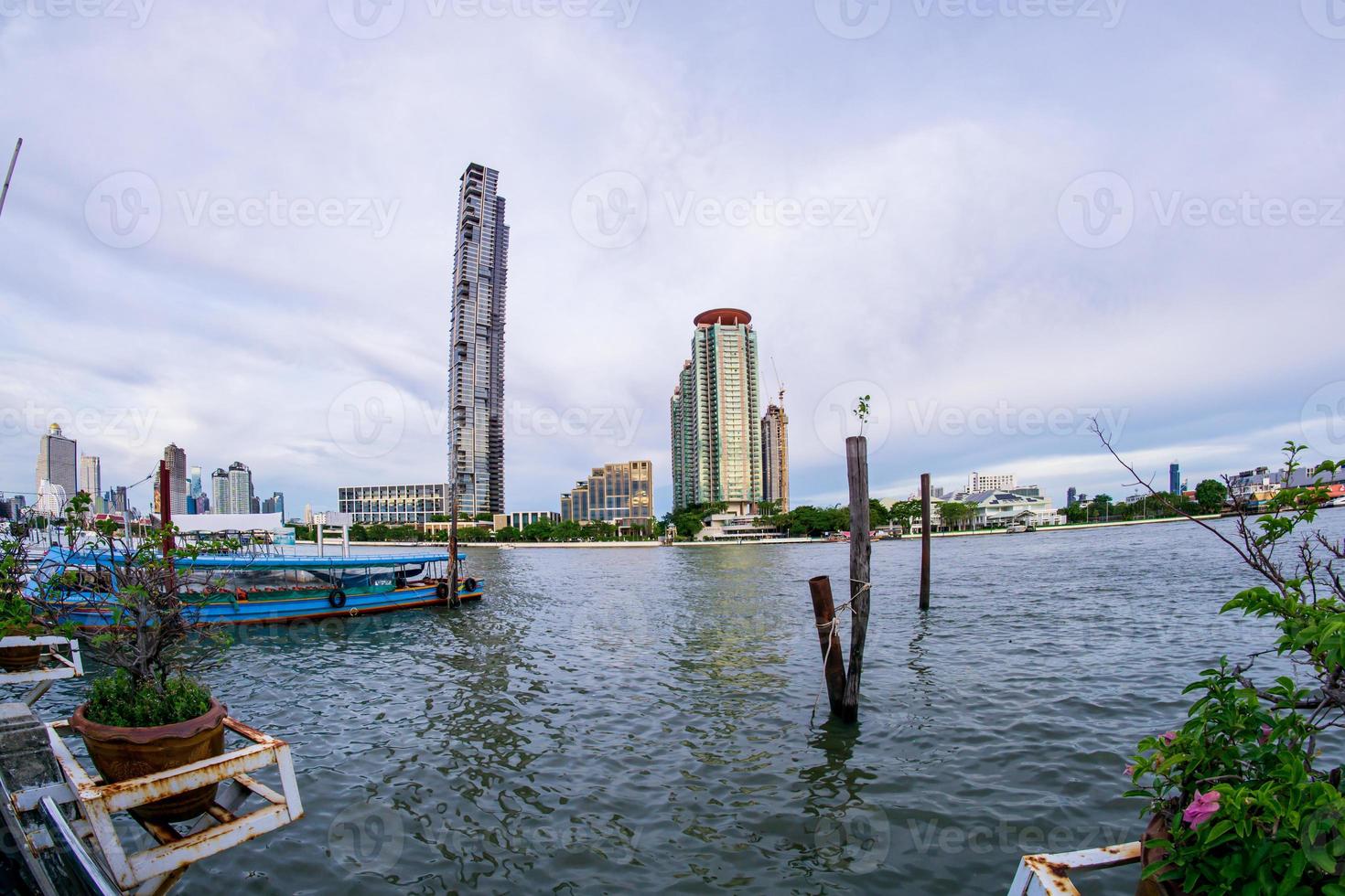 vista linda no rio chao phaya, tailândia foto