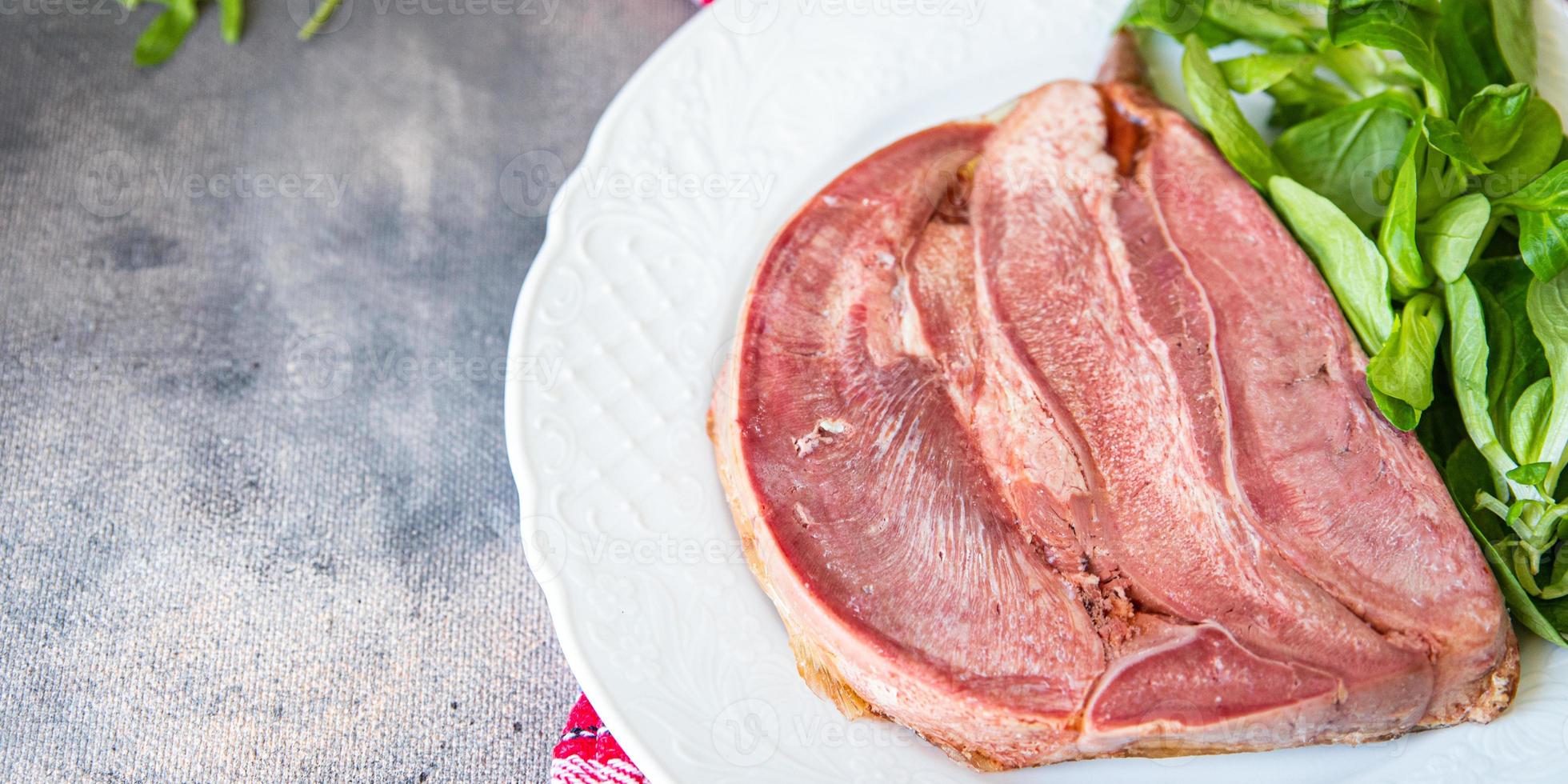 língua de porco carne geléia fresca refeição saudável comida lanche dieta na mesa cópia espaço comida fundo rústico foto