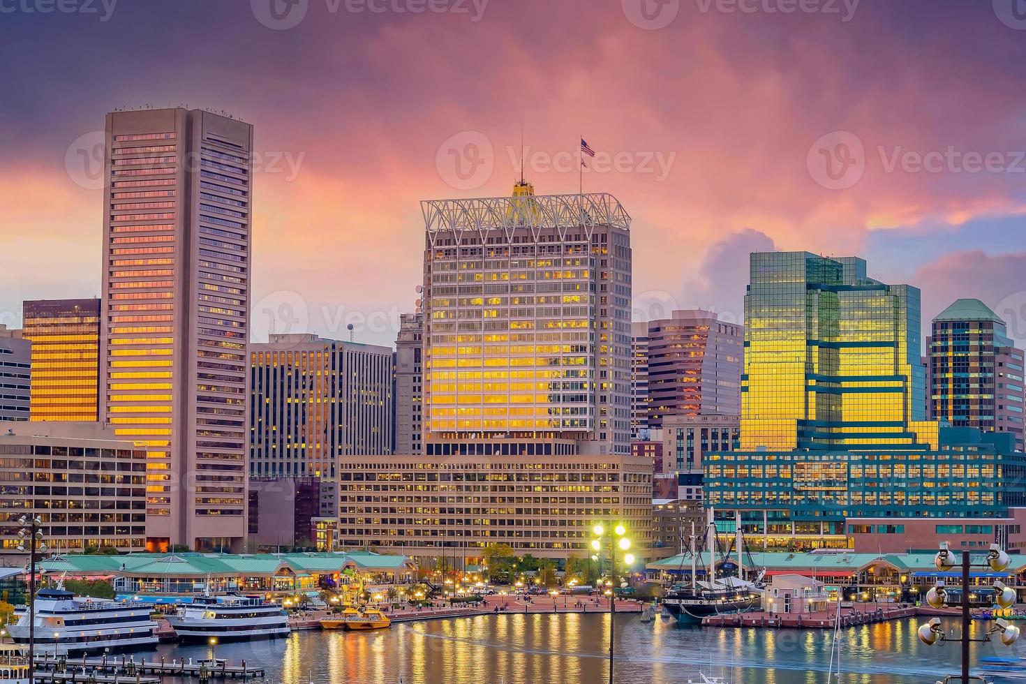 skyline do centro da cidade de baltimore, paisagem urbana em maryland, eua foto