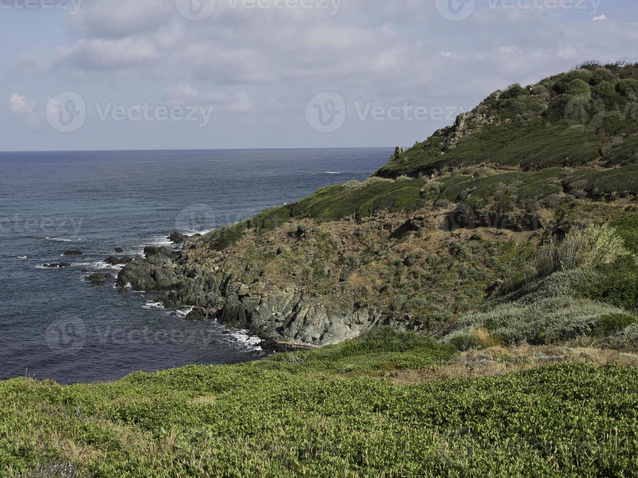 ilha da córsega no mar mediterrâneo foto