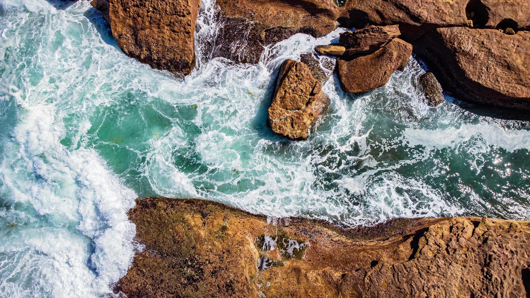 fundos costeiros aéreos de cima para baixo foto