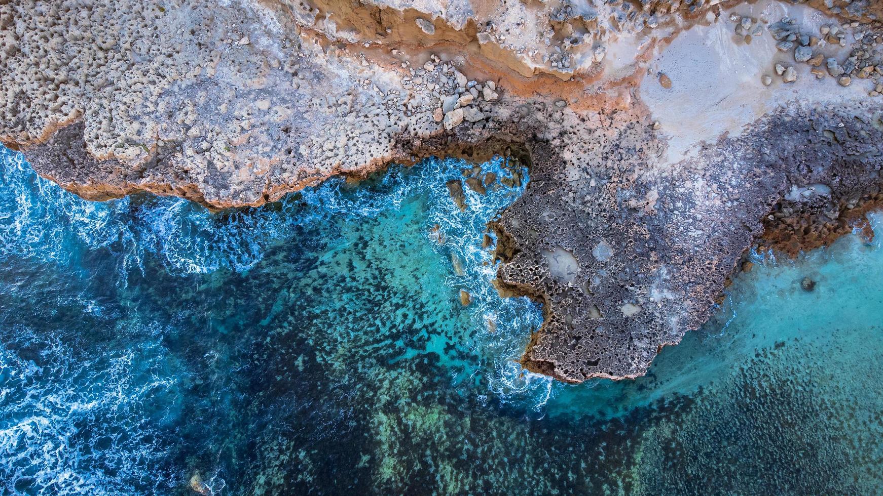 fundos costeiros aéreos de cima para baixo foto