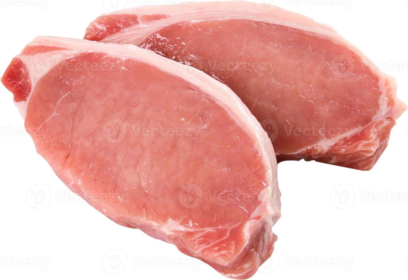filé de carne de porco de carne crua isolado no fundo branco foto