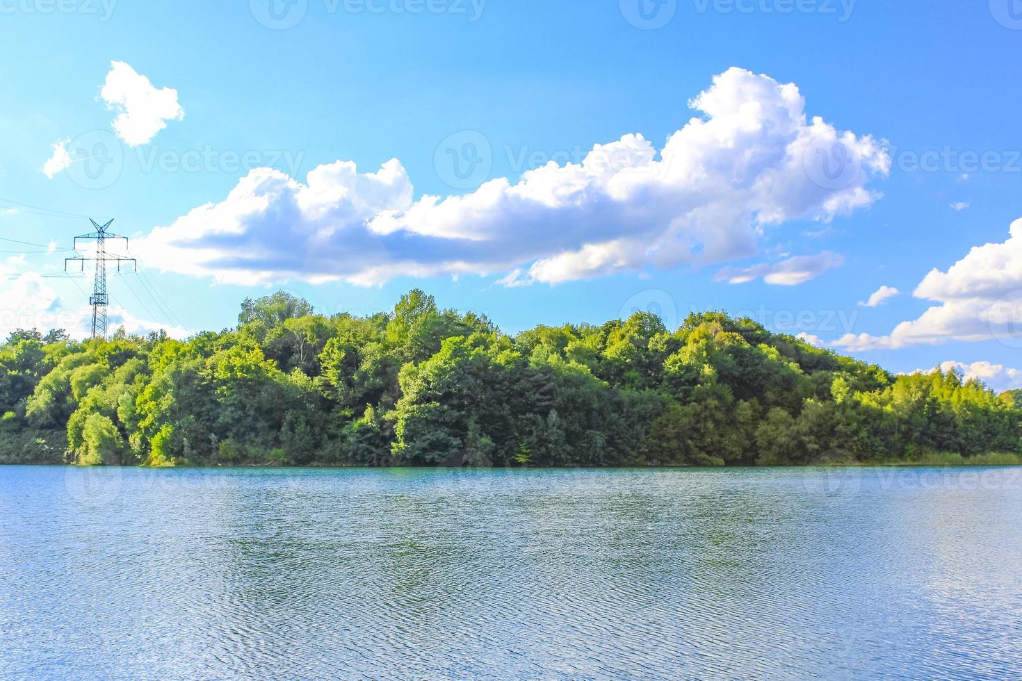 bela pedreira lago dragagem lagoa lago azul turquesa água alemanha. foto