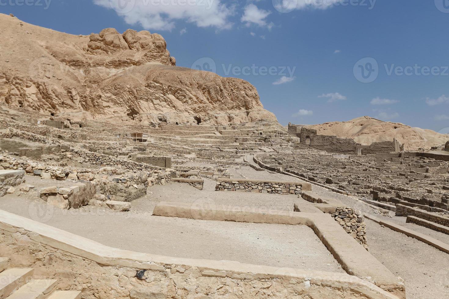 vila de deir el-medina em luxor, egito foto