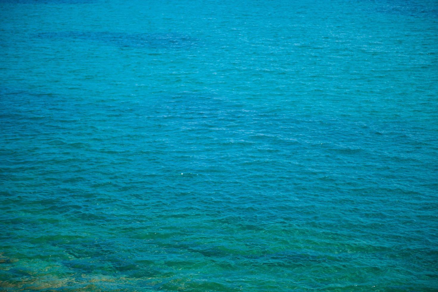 oceano azul e verde vívido foto