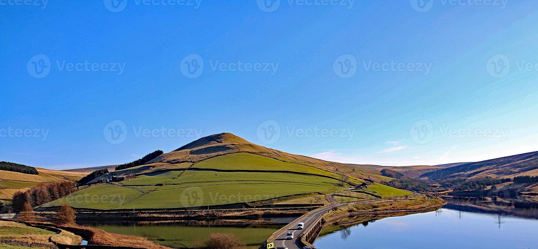 uma vista de yorkshire moors perto de holmfirth foto