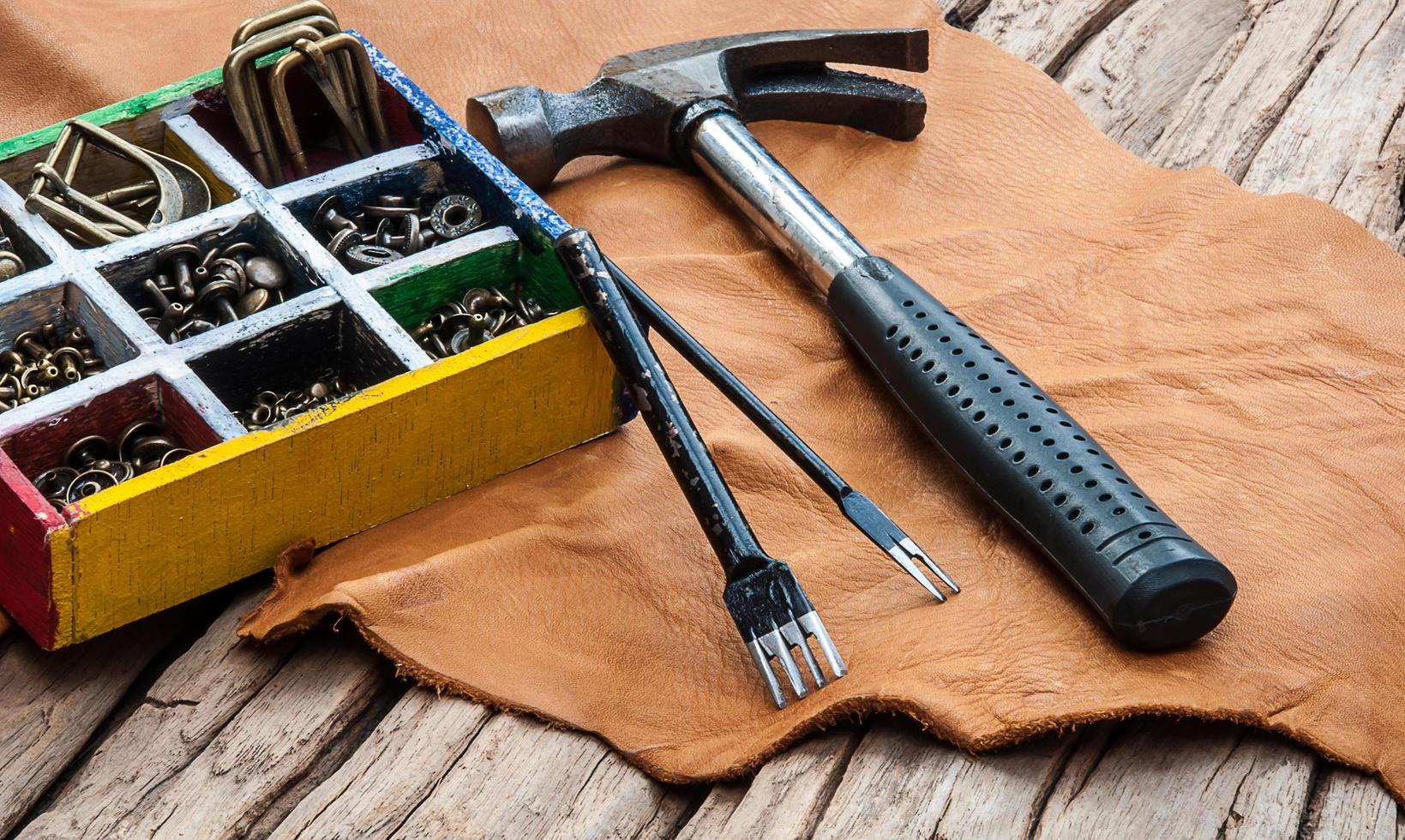 conjunto de ferramentas de costura manual de couro foto