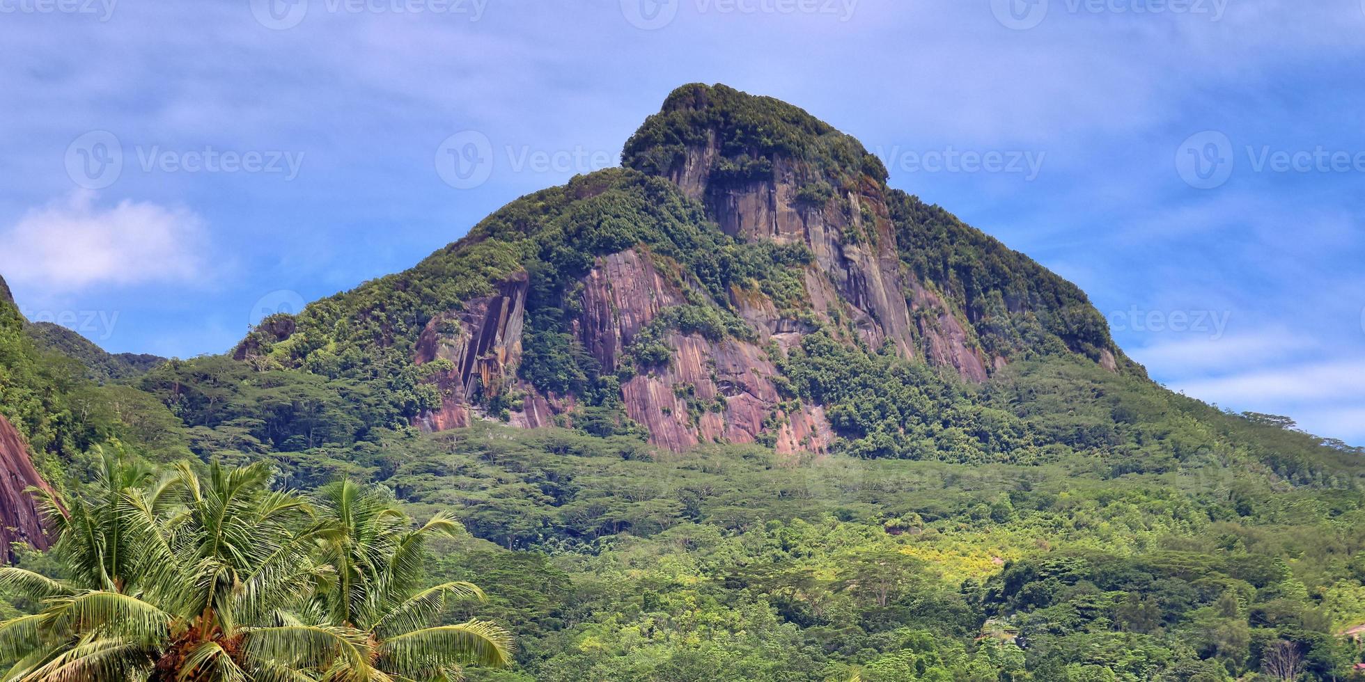 belas impressões da paisagem tropical no paraíso das ilhas seychelles foto