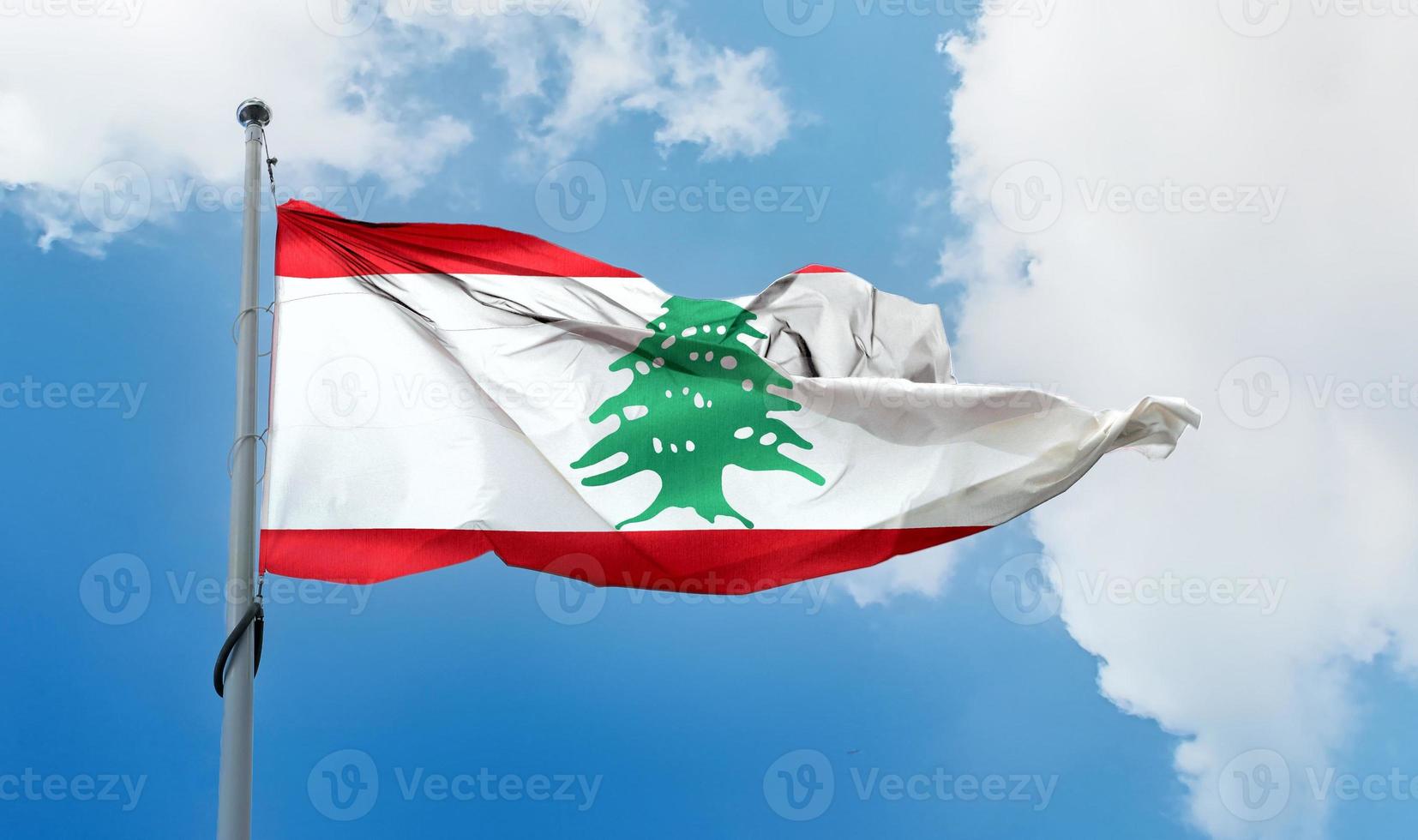 bandeira do líbano - bandeira de tecido acenando realista foto