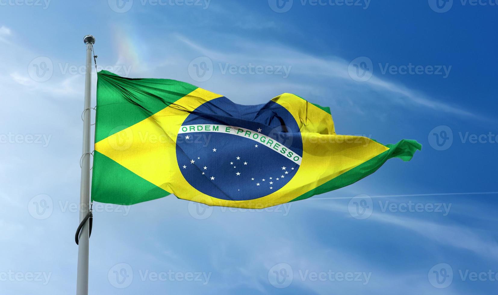 bandeira do brasil - bandeira de tecido acenando realista. foto