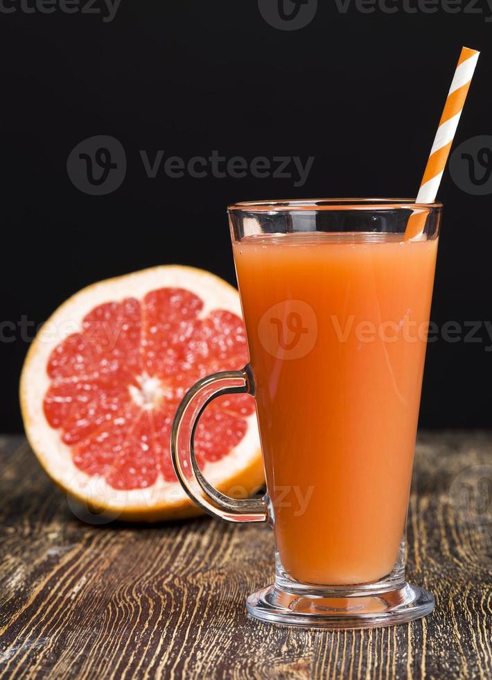 suco de toranja fresco foto