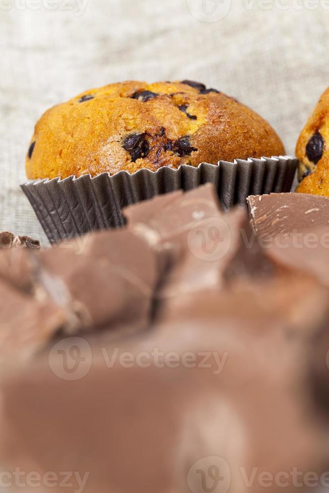 cupcake de trigo com recheio de chocolate foto