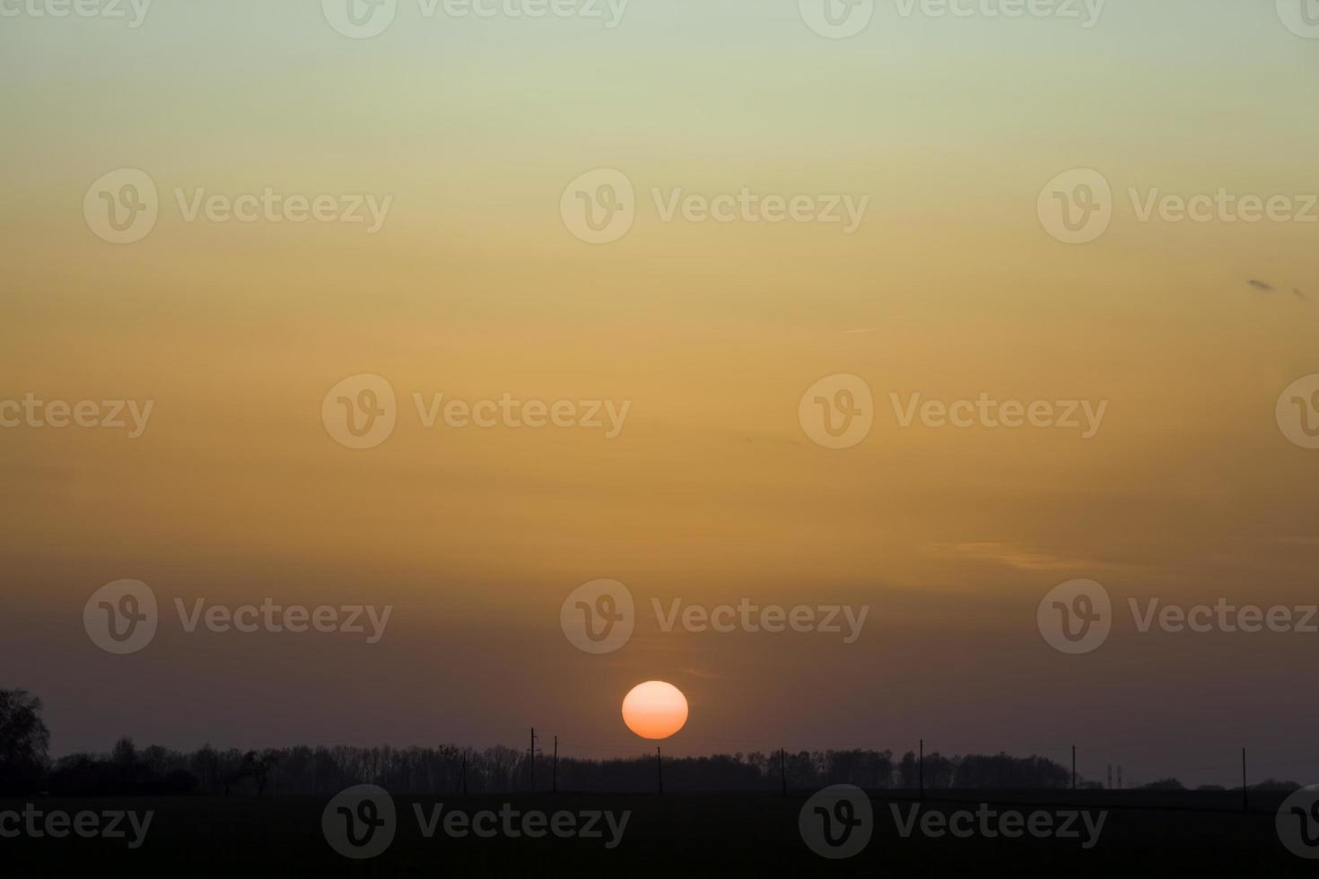 lindo céu laranja foto