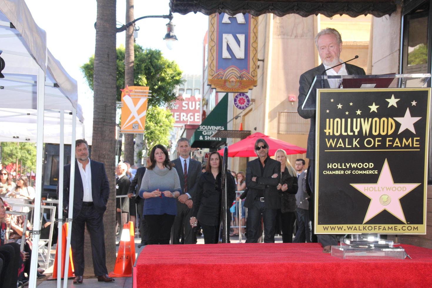 los angeles, 05 de novembro - ridley scott na cerimônia da estrela da calçada da fama de hollywood ridley scott no hollywood blvd em 05 de novembro de 2015 em los angeles, ca foto