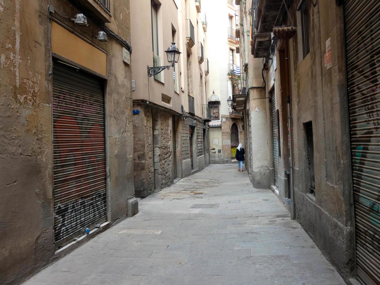 ruas e esquinas do bairro gótico de barcelona, espanha foto