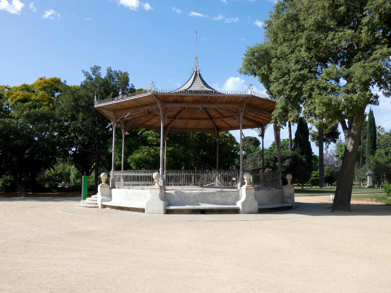 parque ou jardins da cidadela na cidade de barcelona foto