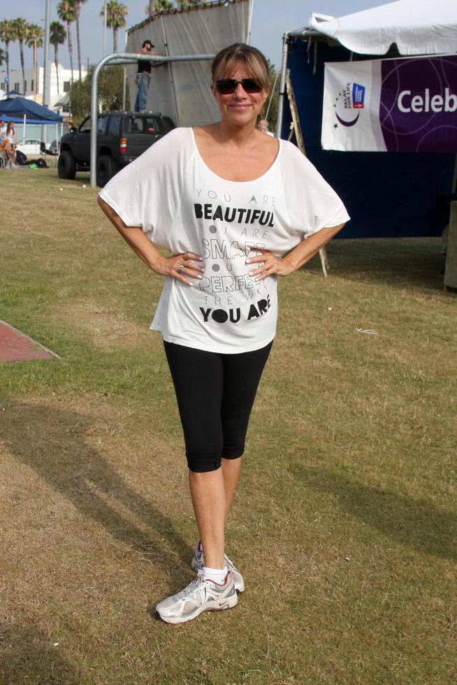 los angeles, 30 de julho - nancy grahn no 2º anual american cancer society s hollywood relay for life at helen bernstein high school em 30 de julho de 2011 em los angeles, ca foto