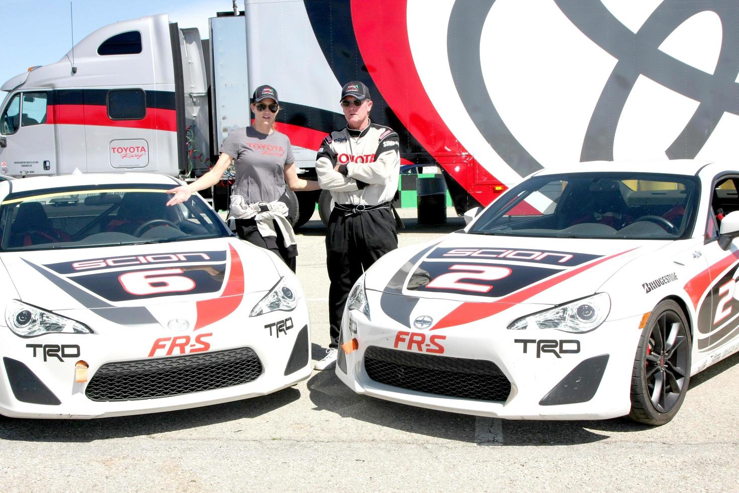 los angeles, 21 de fevereiro - tricia helfer, robert patrick no grand prix of long beach pro celebridade race training no willow springs international raceway em 21 de março de 2015 em rosamond, ca foto