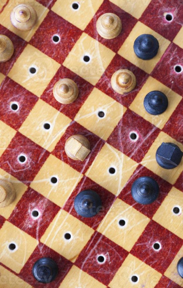 xadrez de madeira pequeno foto