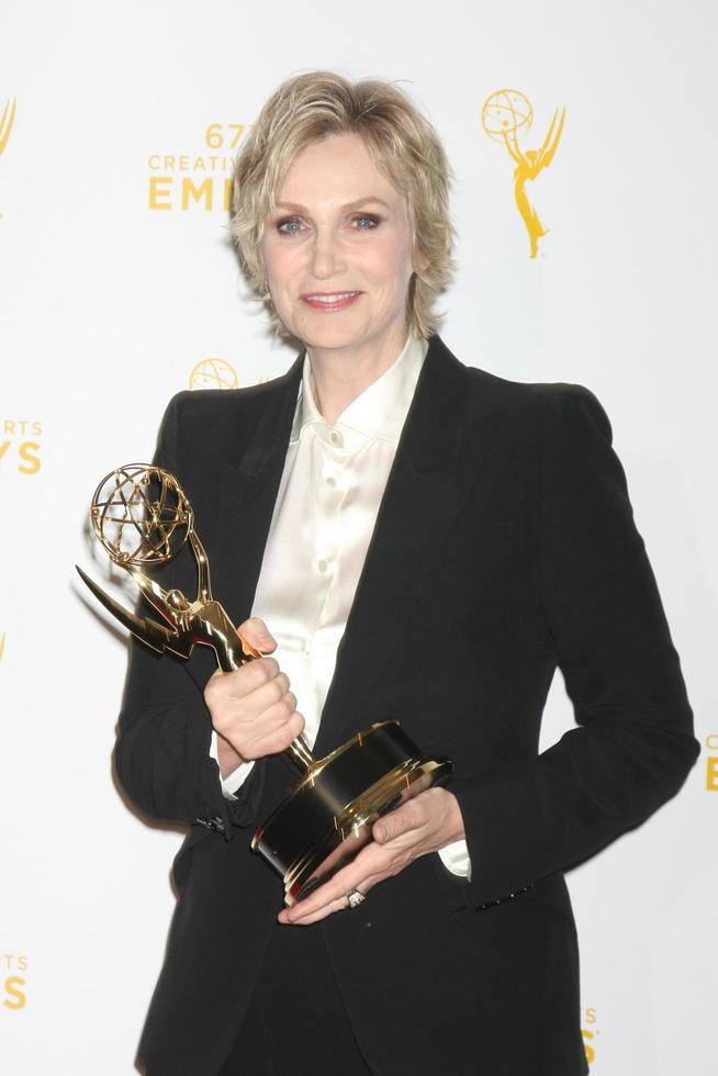 vlos angeles, 12 de setembro - jane lynch no primetime creative emmy awards sala de imprensa no microsoft theater em 12 de setembro de 2015 em los angeles, ca foto