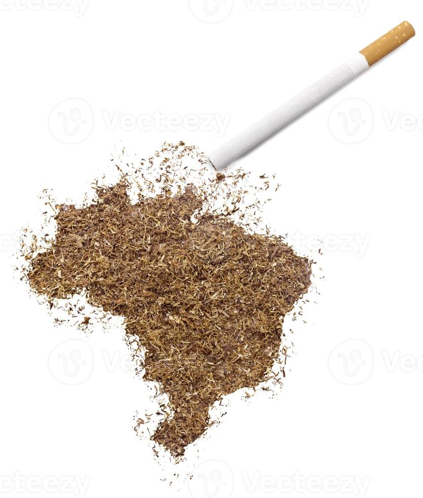 cigarro e tabaco em forma de brasil (série) foto