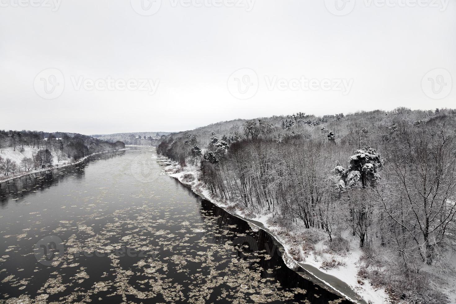 rio de inverno neman foto