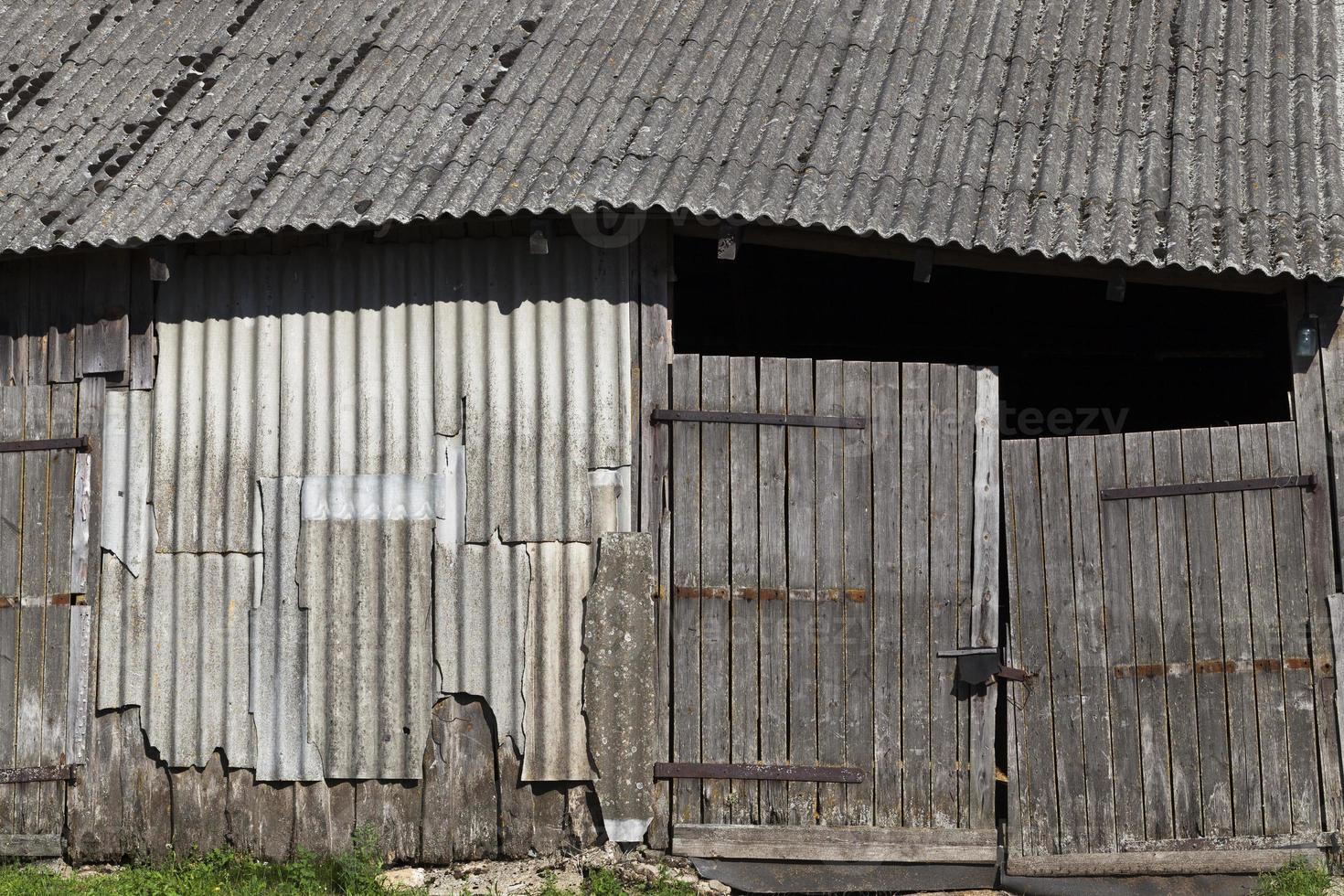 velhos portões raquíticos foto