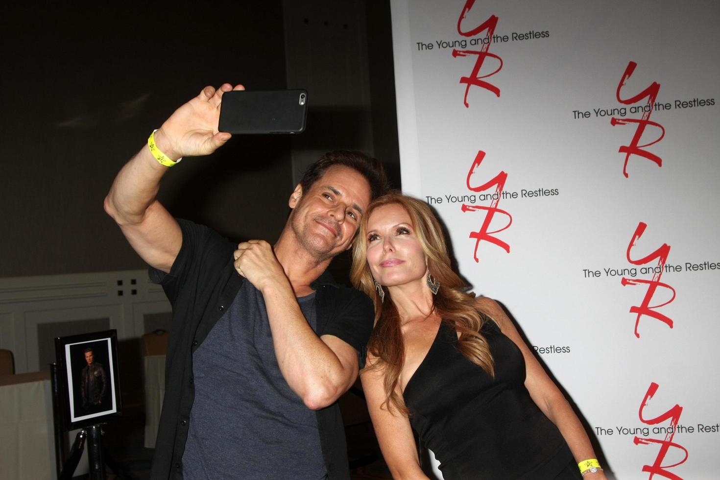 los angeles, 15 de agosto - christian leblanc, tracey e bregman no evento the young and the restless fan club no universal sheraton hotel em 15 de agosto de 2015 em universal city, ca foto