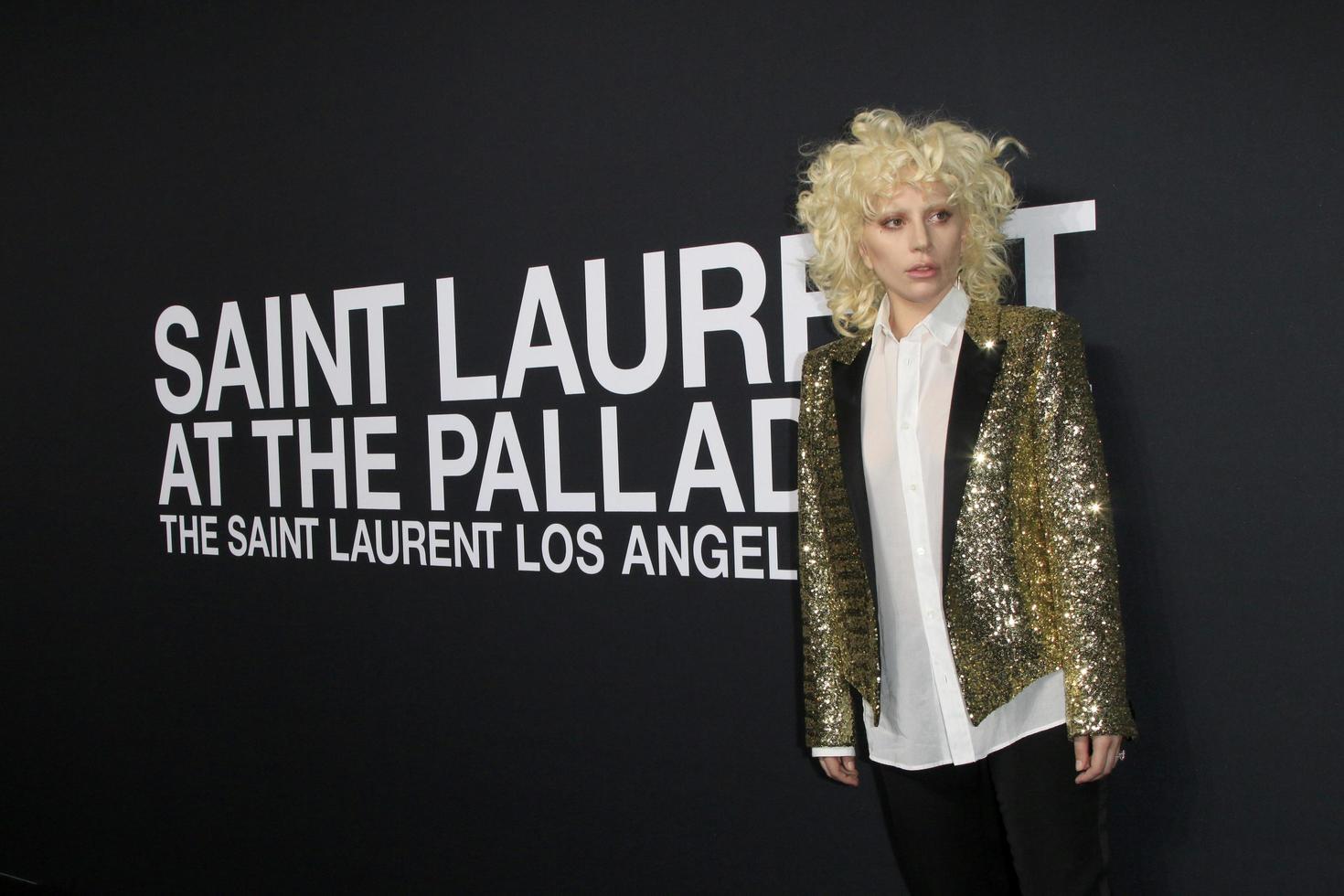 los angeles, 10 de fevereiro - lady gaga no saint laurent no palladium no hollywood palladium em 10 de fevereiro de 2016 em los angeles, ca foto