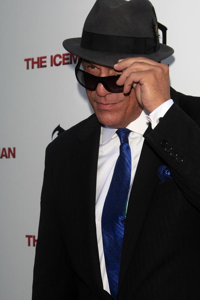 los angeles, 22 de abril - robert davi chega na estréia de homem de gelo no arclight hollywood theaters em 22 de abril de 2013 em los angeles, ca foto