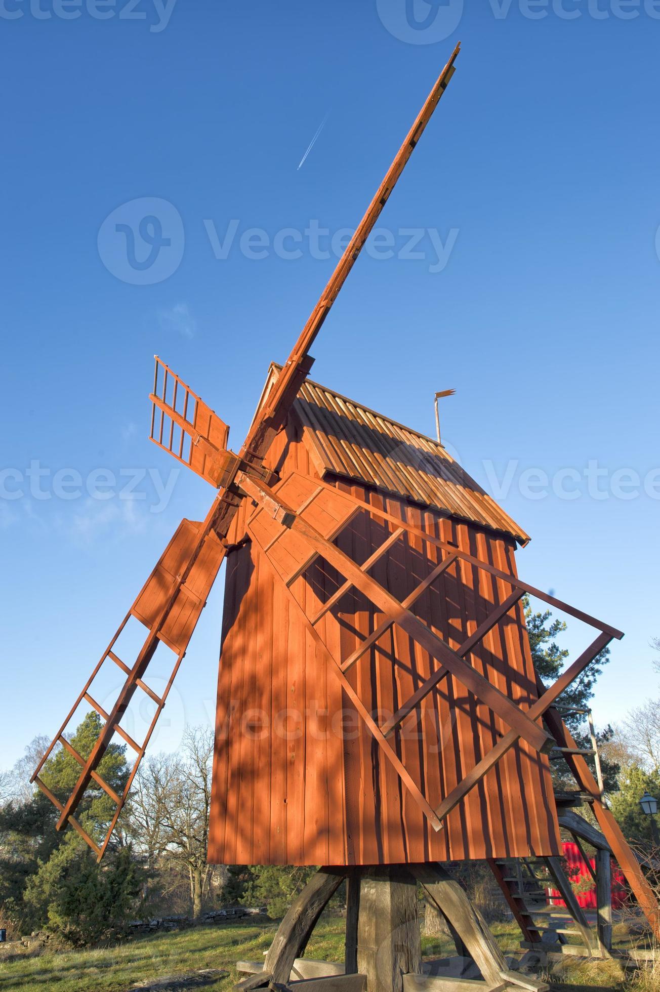 Dentro De Um Moinho De Vento De Madeira Imagem de Stock - Imagem