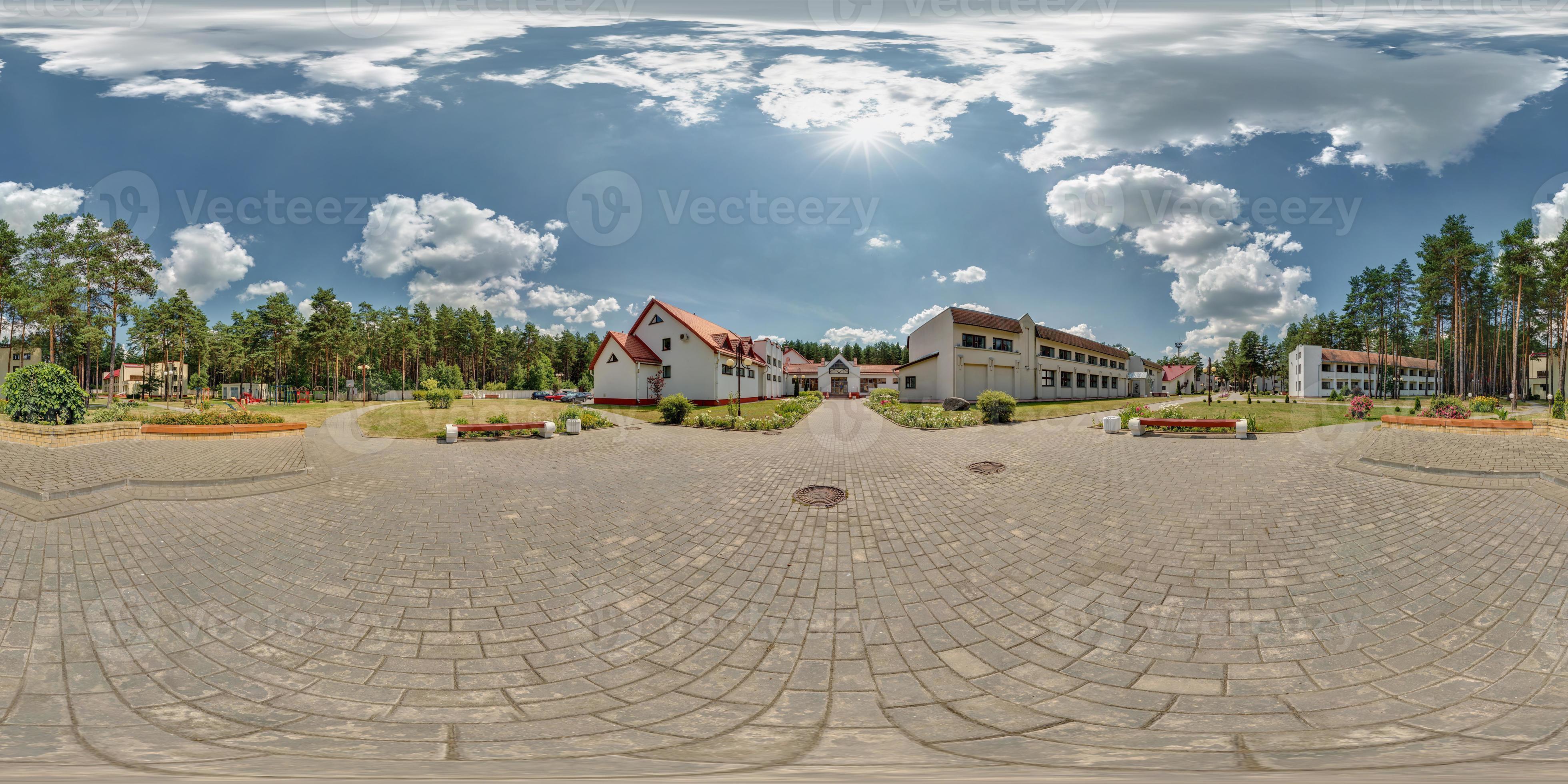 panorama hdri 360 completo sem costura fora de casa de concreto de férias  ou casas de