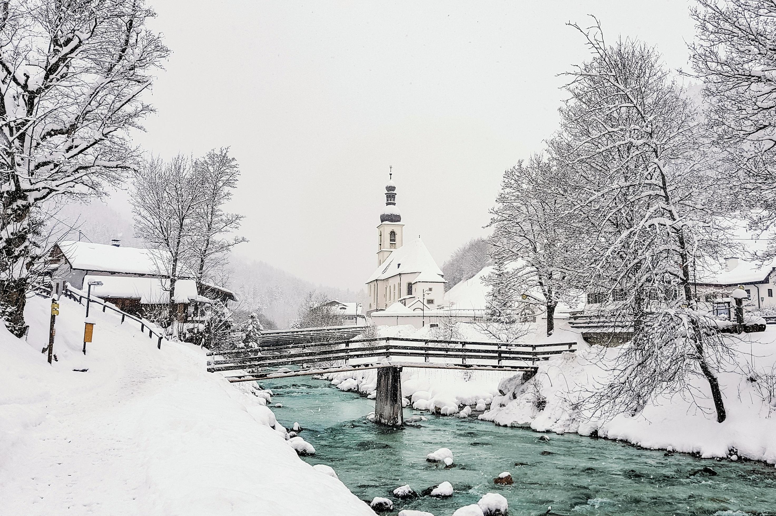 paisagem cênica de inverno nos Alpes bávaros foto