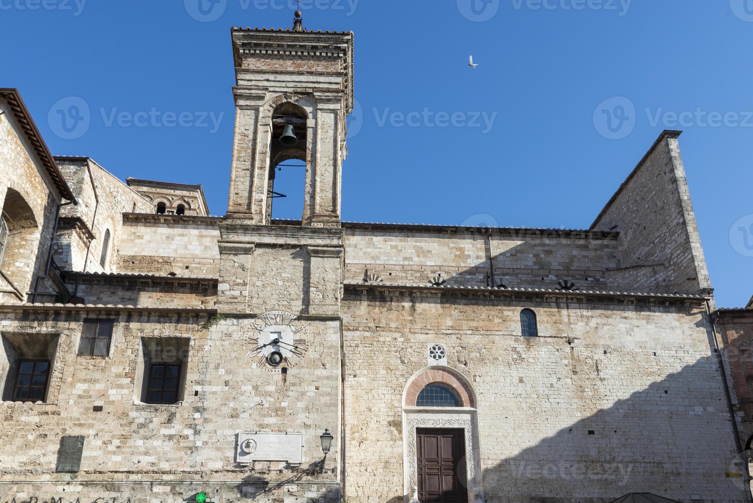 catedral de san givenale em narni, itália, 2020 foto