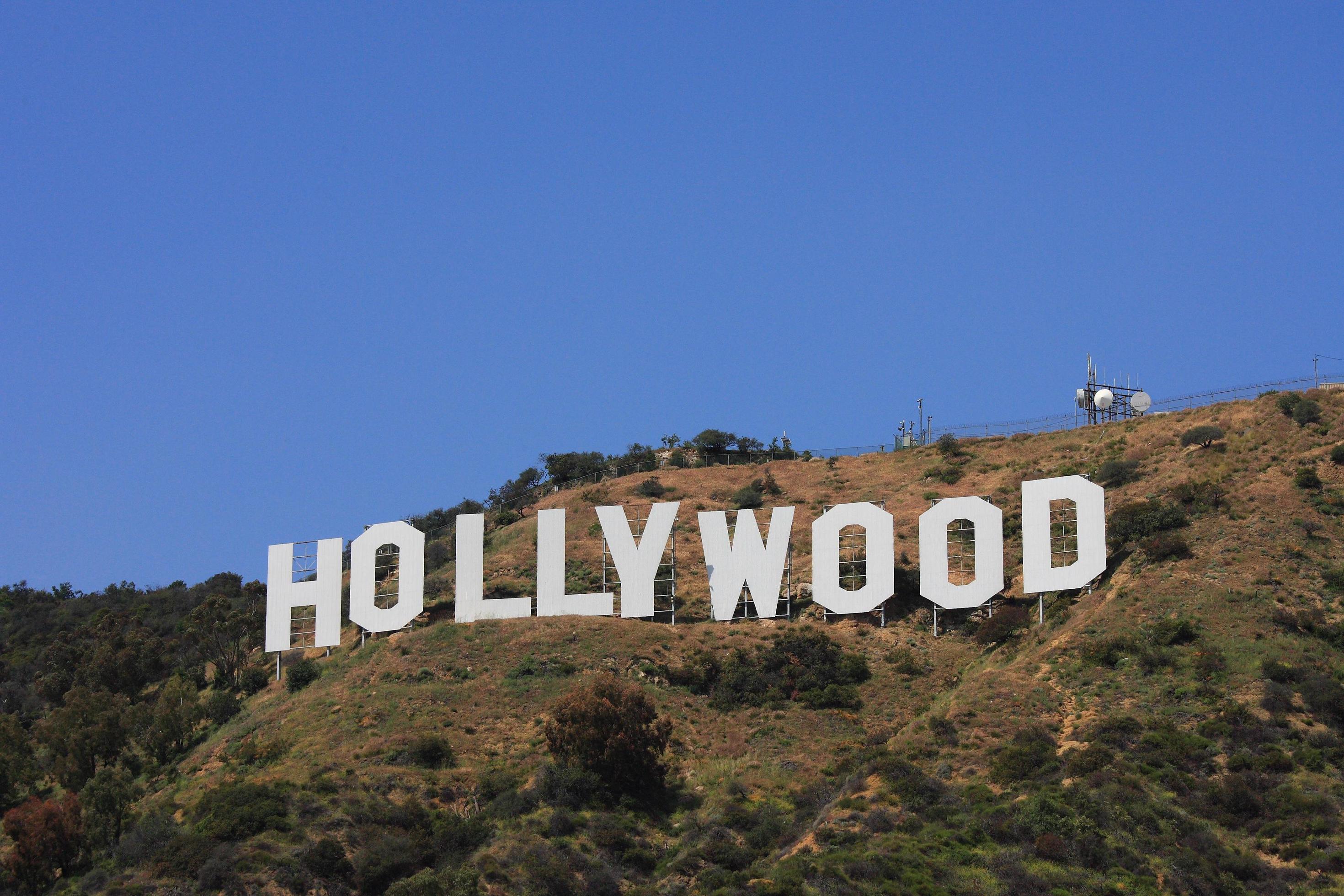 Sinal De Hollywood Em Los Angeles No Céu Azul Foto de Stock