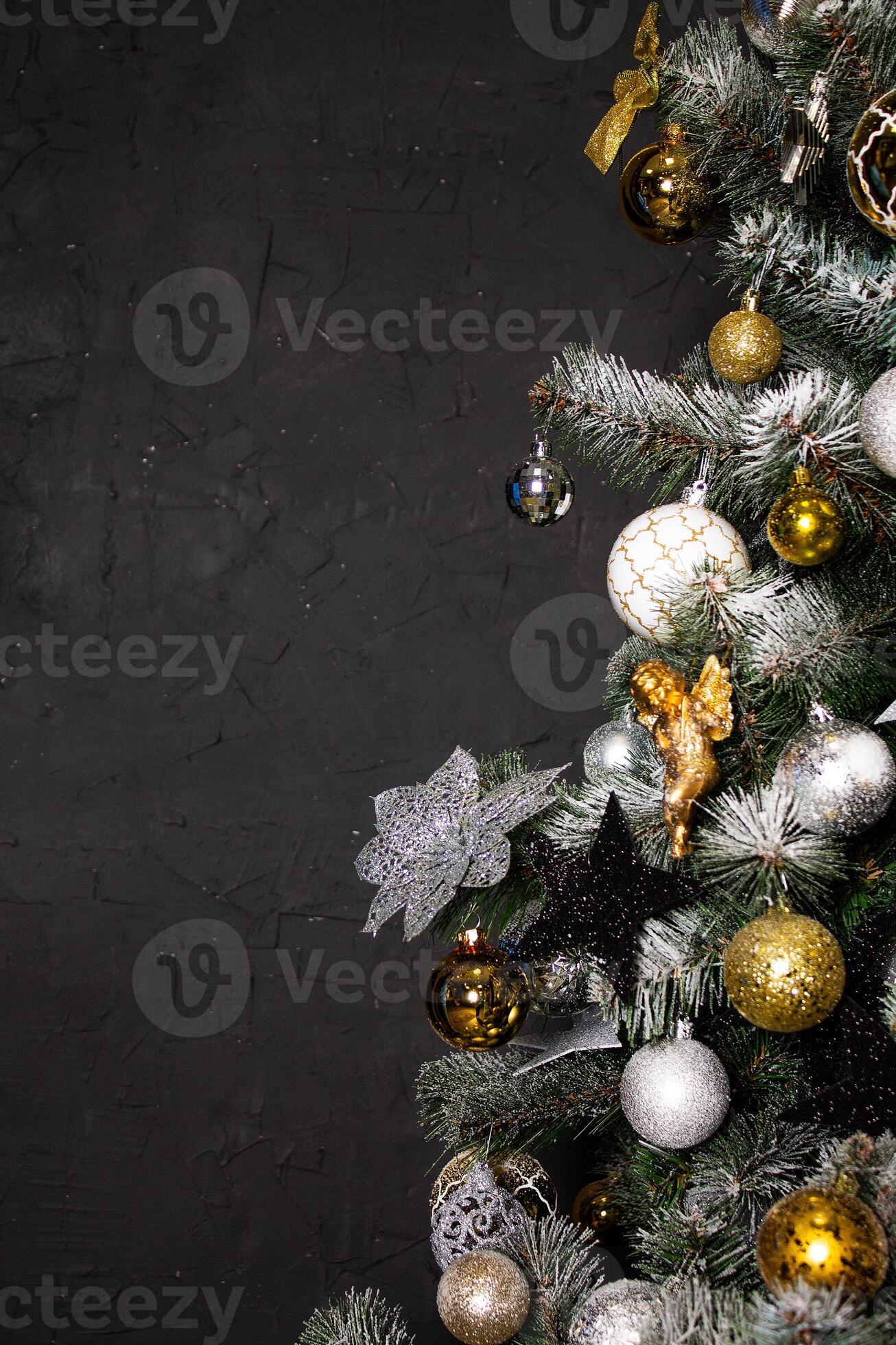 árvore de natal no canto da imagem como símbolo do ano novo e do natal  3561133 Foto de stock no Vecteezy