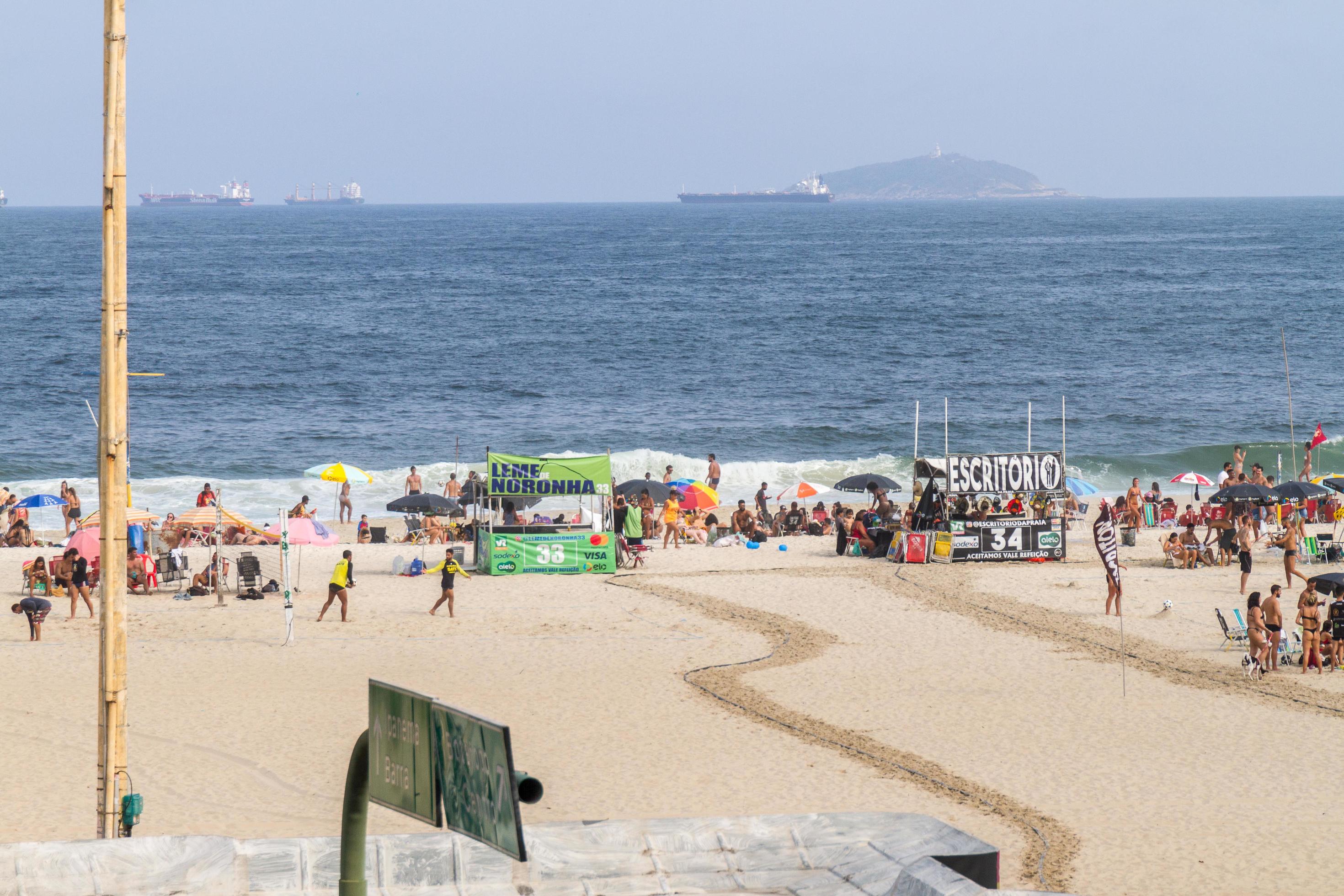 rio de janeiro, brasil, 01 de janeiro de 2015 - praia do leme em copacabana foto