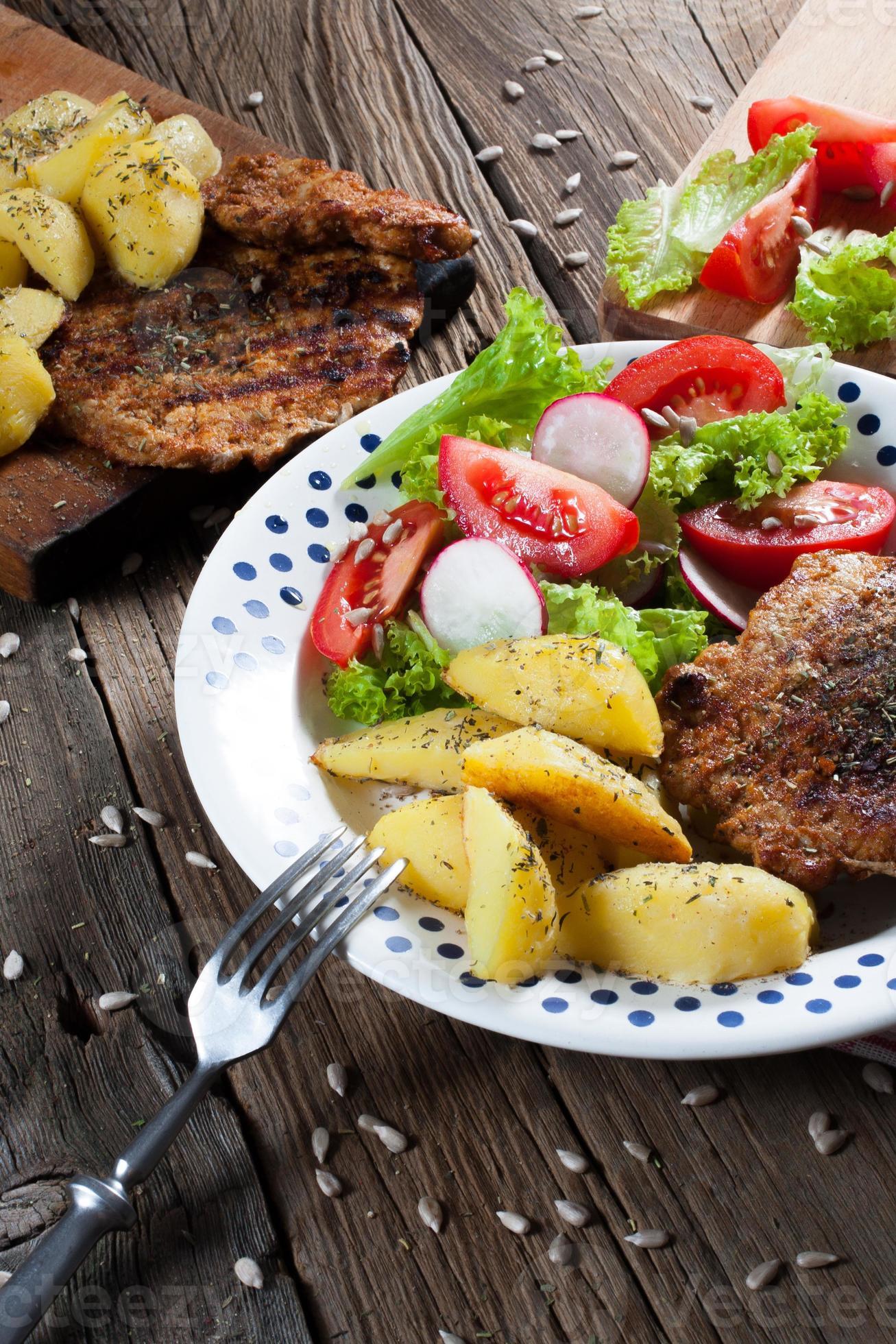 Fotos de Carne batata salada, Imagens de Carne batata salada sem