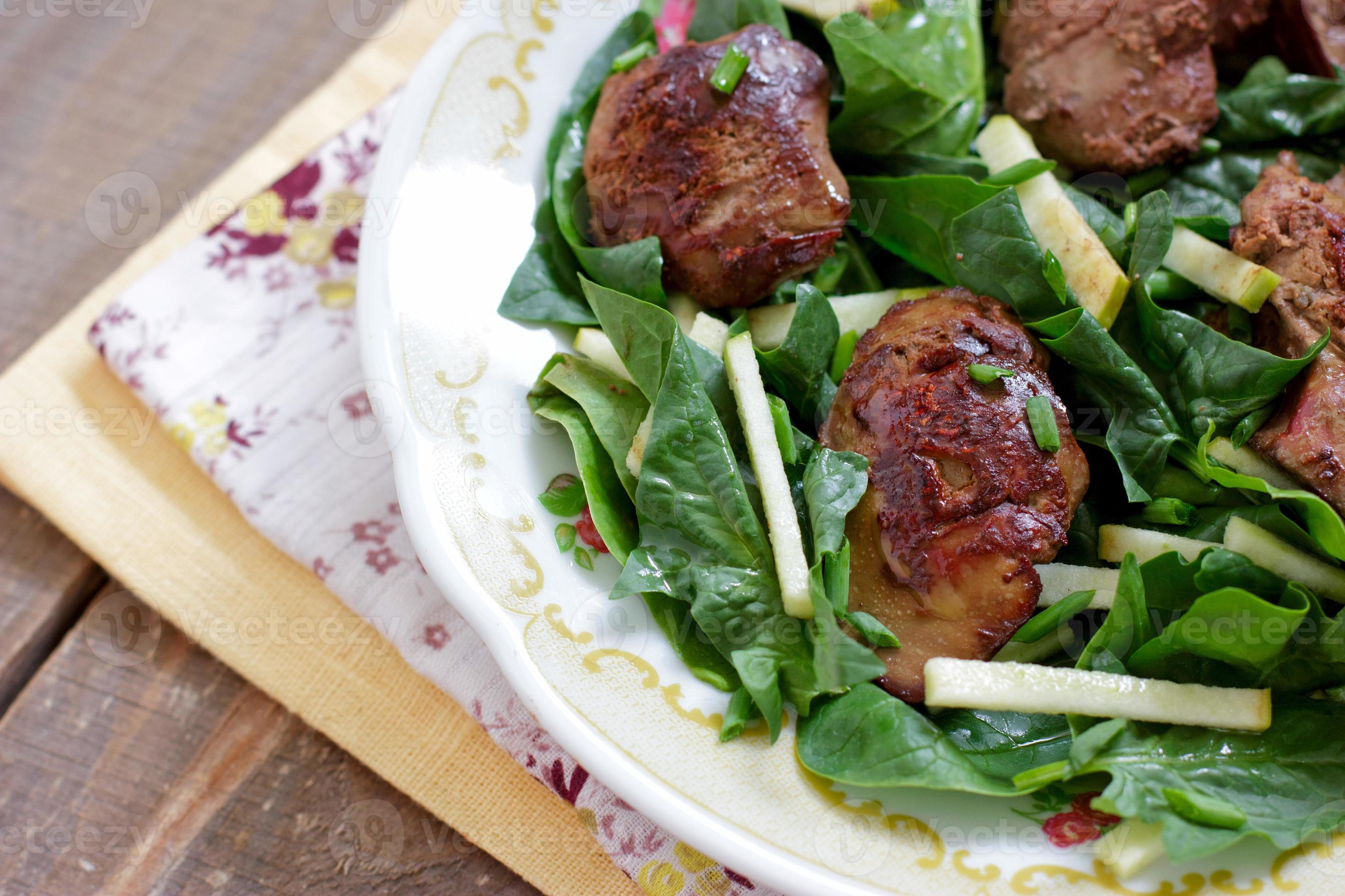 Salada com Fígado de Frango 