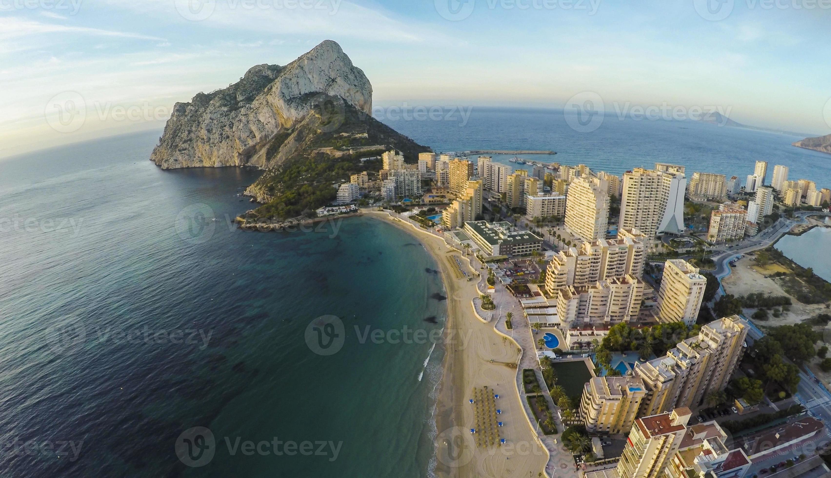 famoso resort mediterrâneo calpe na espanha / vídeo impressionante também foto