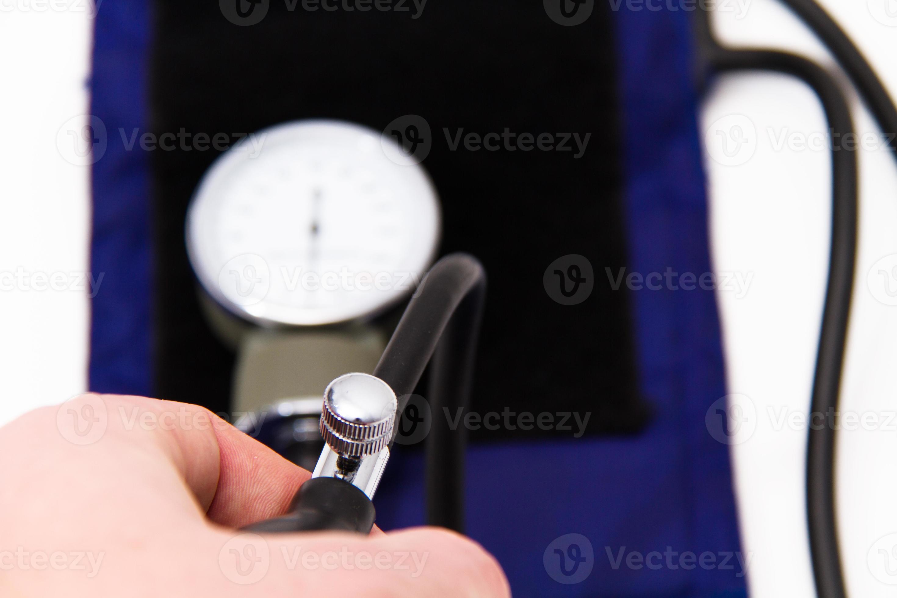 medidor de pressão arterial de equipamentos médicos foto