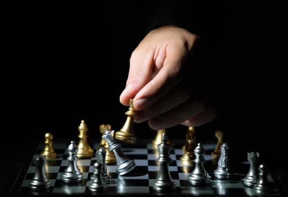 estratégia de jogo de xadrez e dinheiro 3101451 Foto de stock no Vecteezy