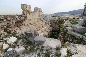 4 de abril de 2022. a acrópole da cidade de atenas é um notável monumento de arte arquitetônica. foto