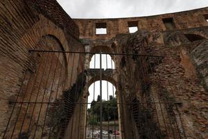 colosseum itália 6 de maio de 2022 o coliseu é um monumento arquitetônico da roma antiga. foto