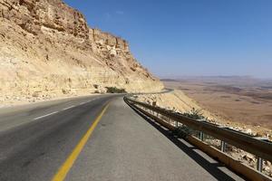 estrada nas montanhas eilat no sul do negev, sul de israel. foto