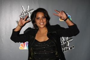 los angeles, 29 de junho - vicci martinez chegando na festa de encerramento da voz em avalon em 29 de junho de 2011 em los angeles, ca foto