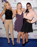 los angeles, 10 de novembro - audrey whitby, shelby wulfert, jessica marie garcia no tma heller awards 2016 no beverly hilton hotel em 10 de novembro de 2016 em beverly hills, ca foto